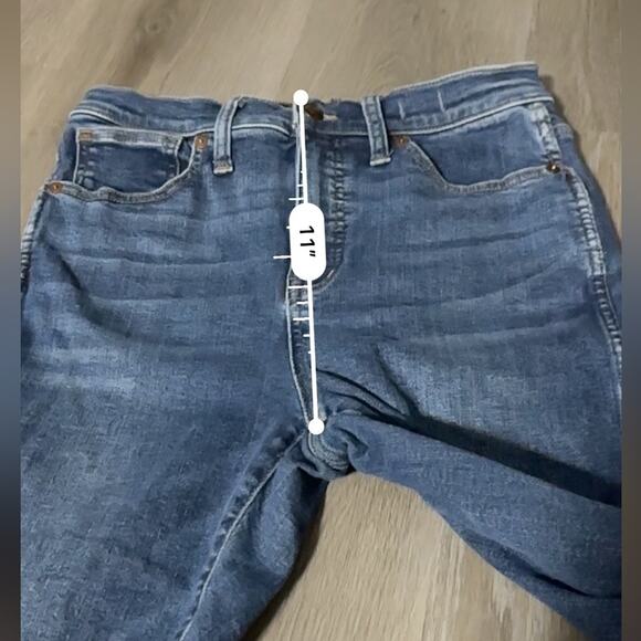 Madewell 10" High-Rise Skinny Jeans in a Medium Wash Sz 28 - Picture 9 of 10
